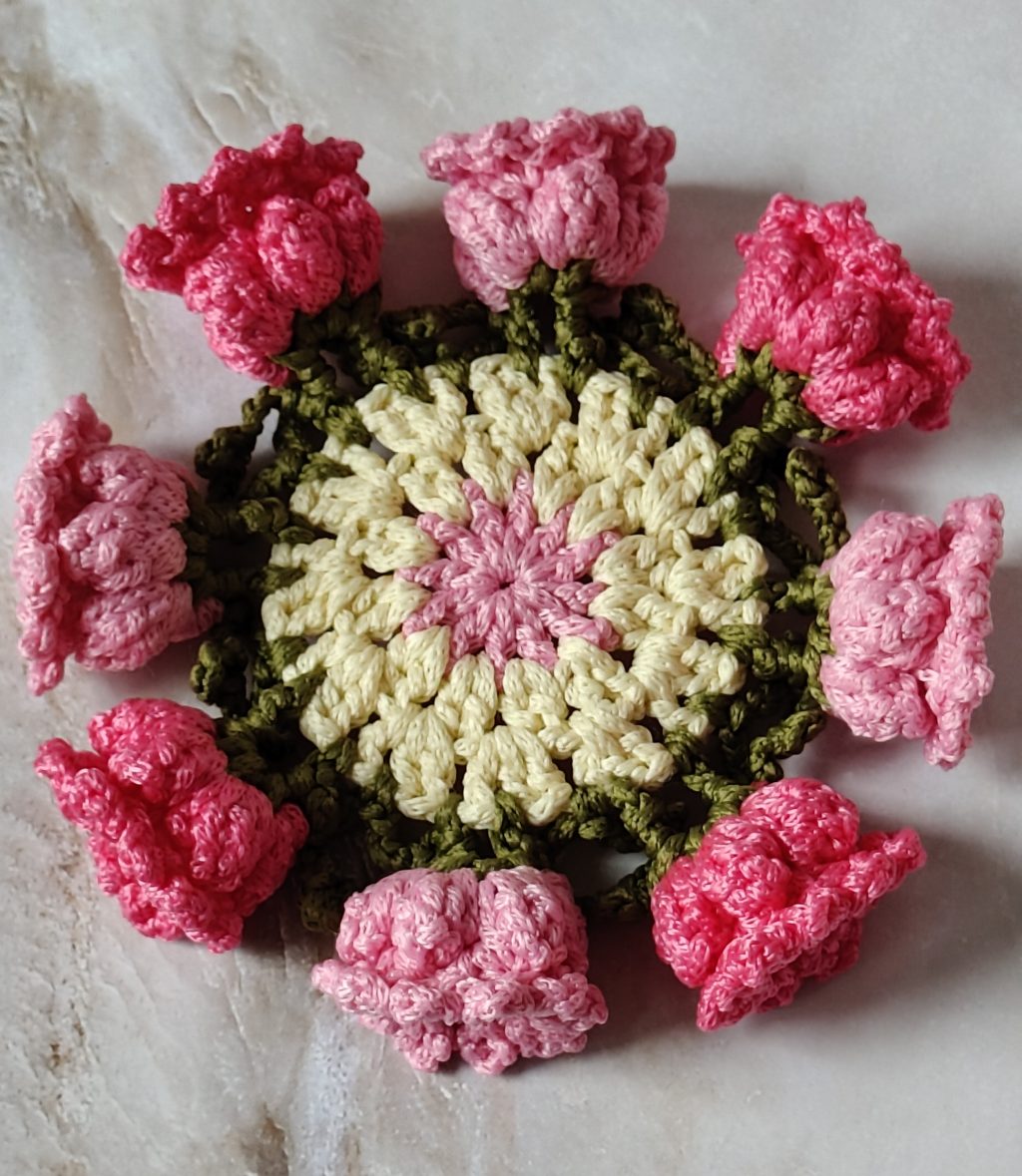 Подставка под кружку с цветами