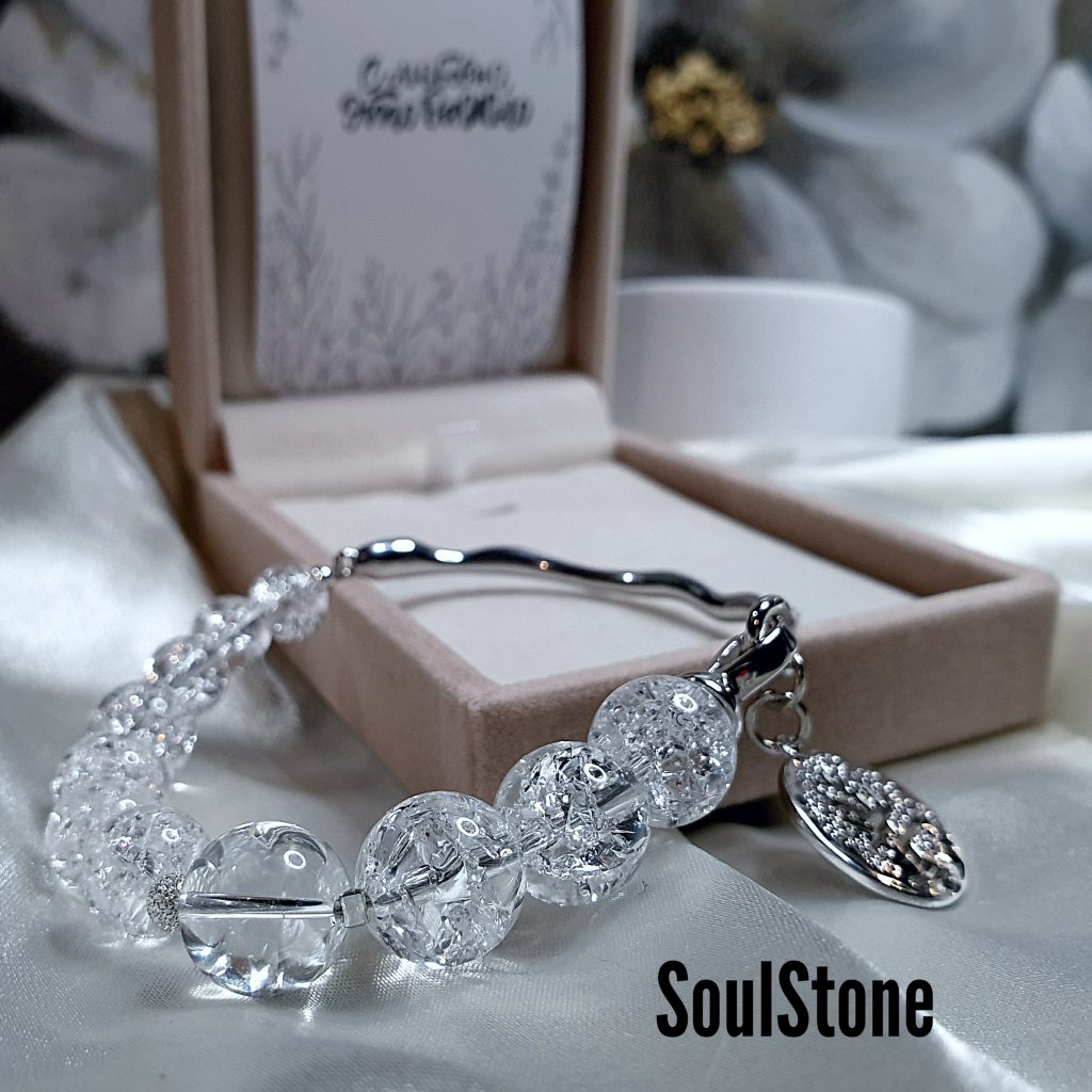 Браслет из горного хрусталя кракле