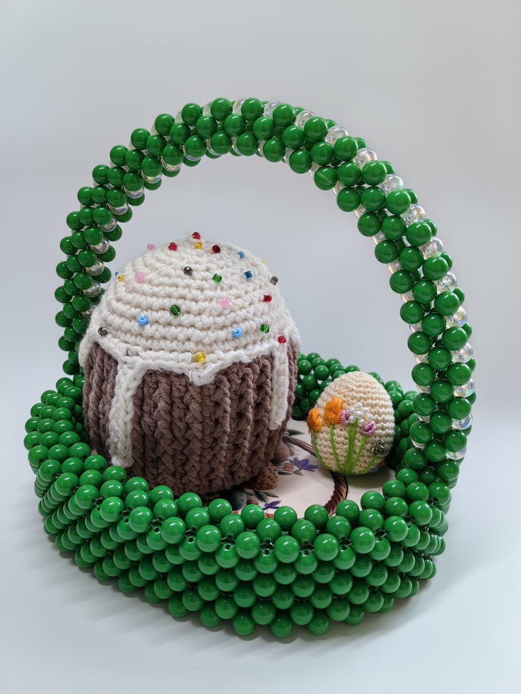 Корзинка из бусин