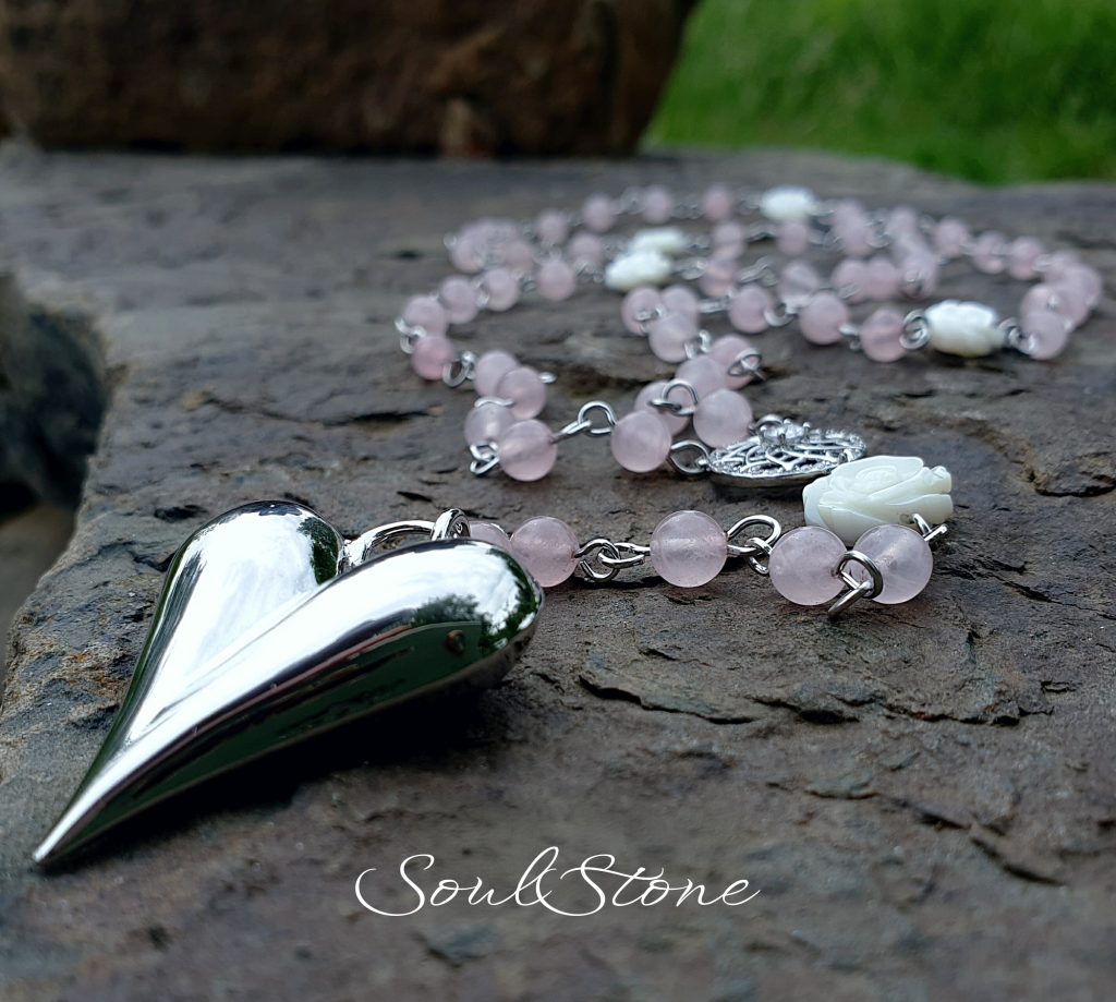 Розарий из розового кварца и перламутра