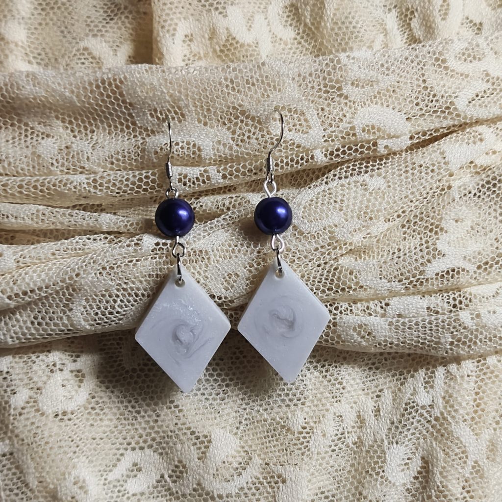 Серьги Ювелирная смола + акрил «Вьюга»