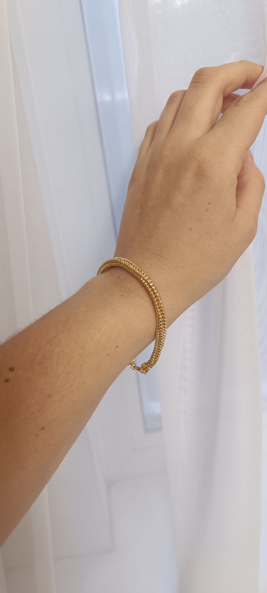 Браслет золотой из бисера