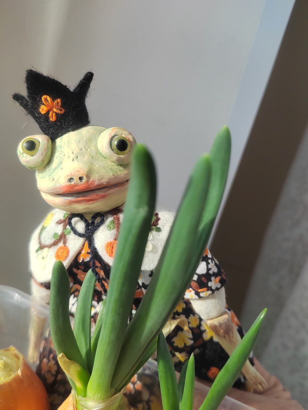 Интерьерная лягушка