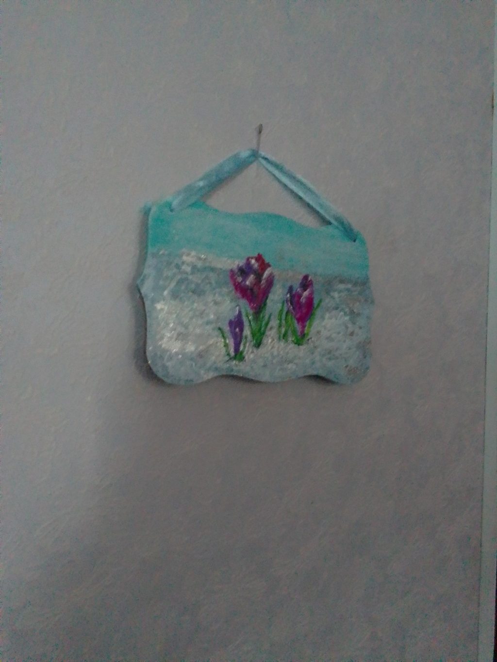 Первоцветы в снегу