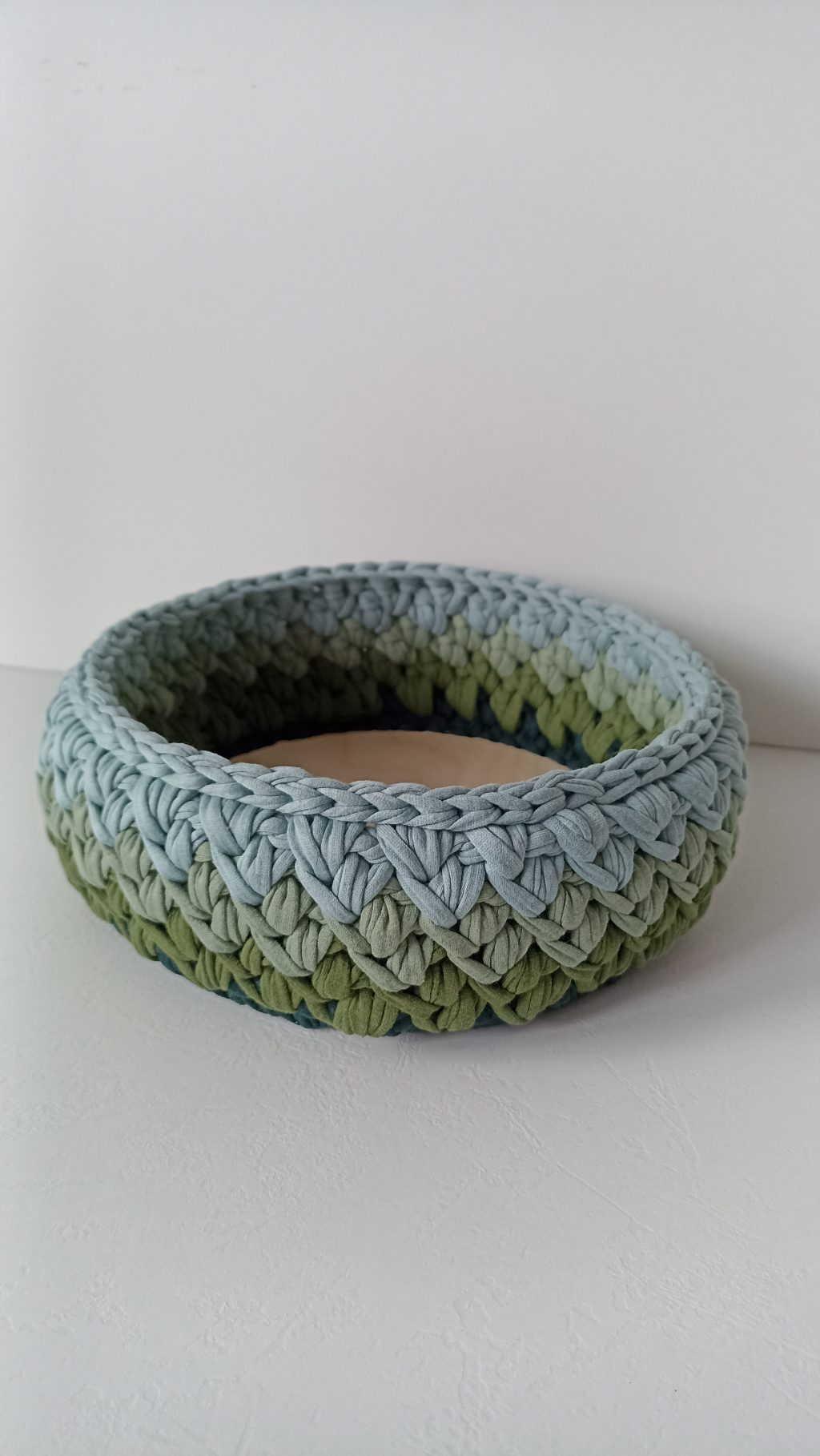 Корзинка из трикотажной пряжи