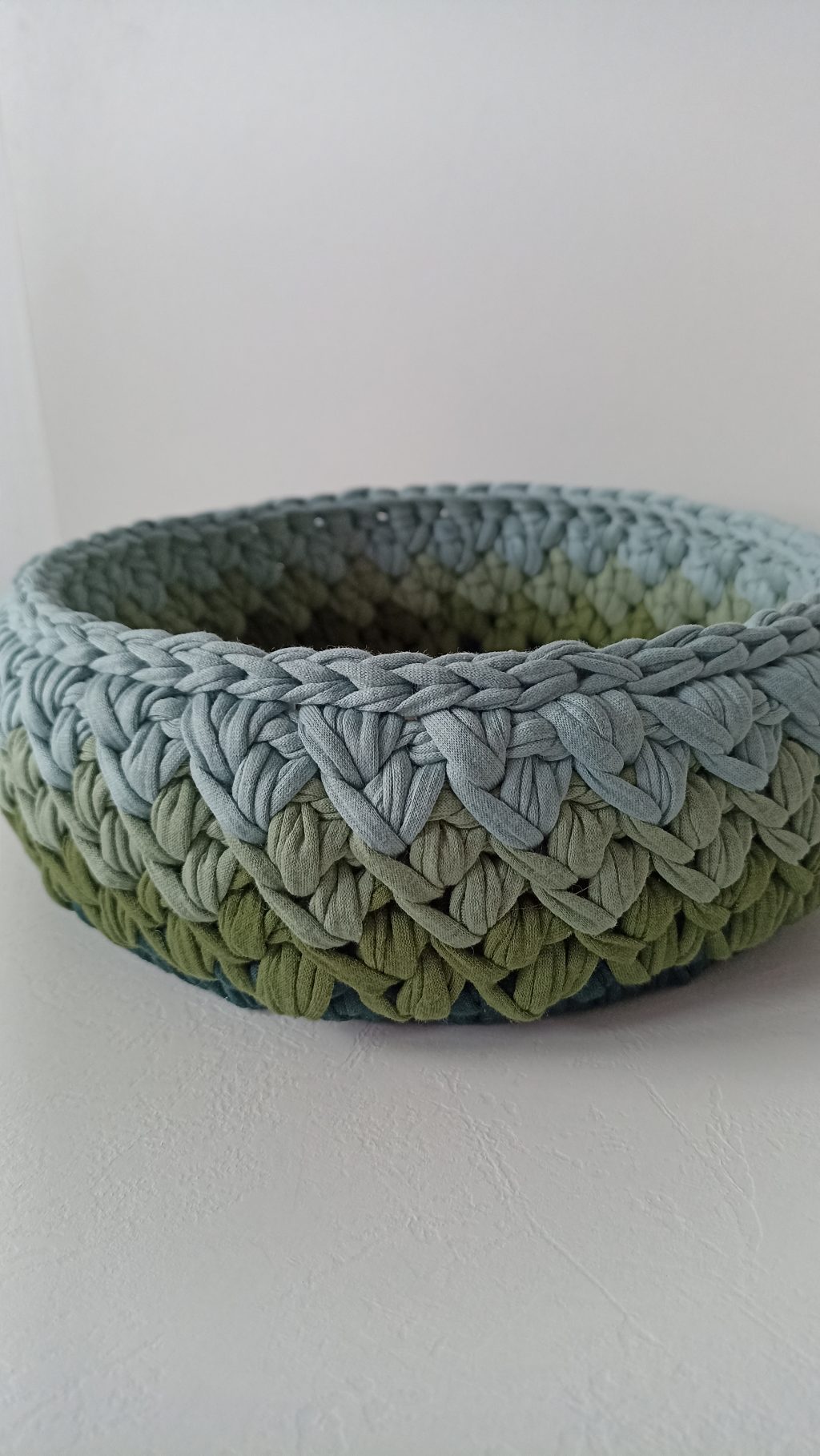 Корзинка из трикотажной пряжи