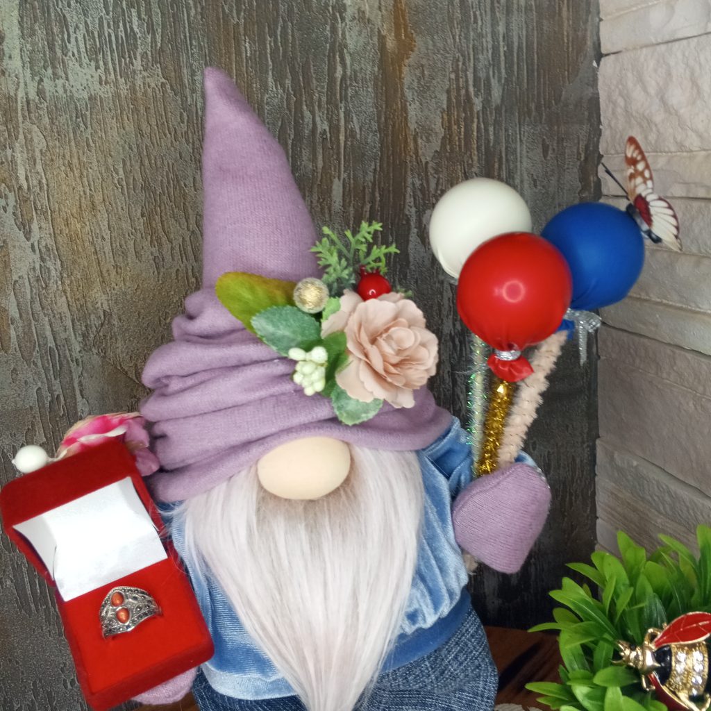 Гном «Гном-кавалер»