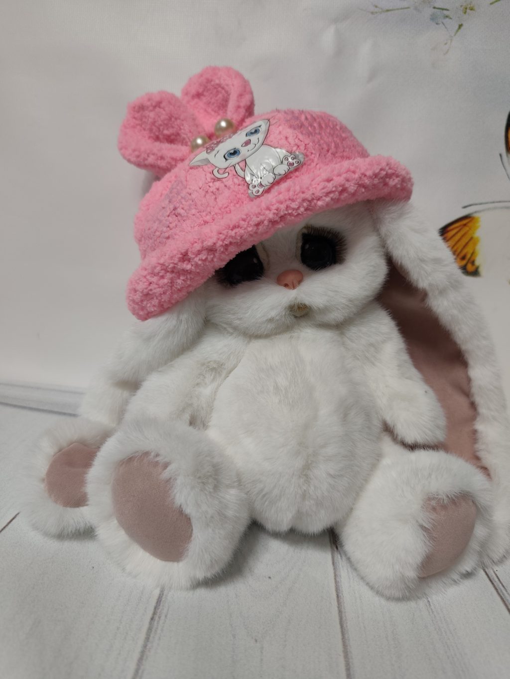 Белоснежная зайка большая