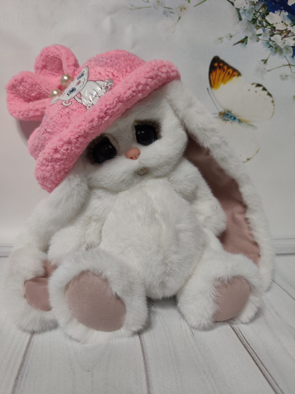 Белоснежная зайка большая