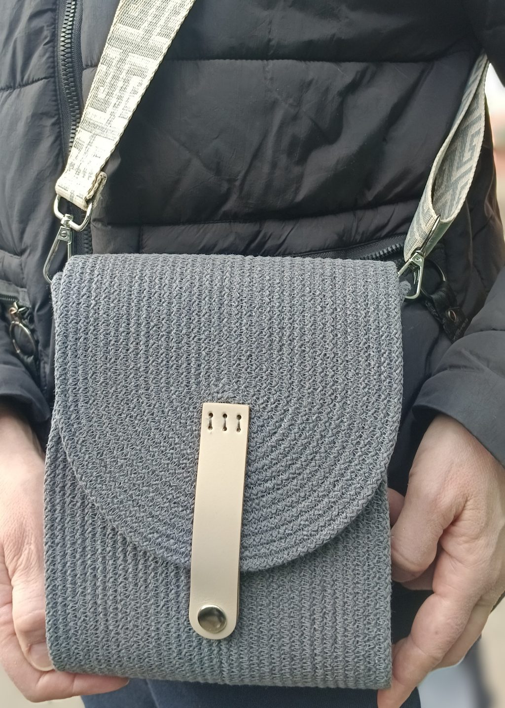 Сумка кросс-боди из шнура