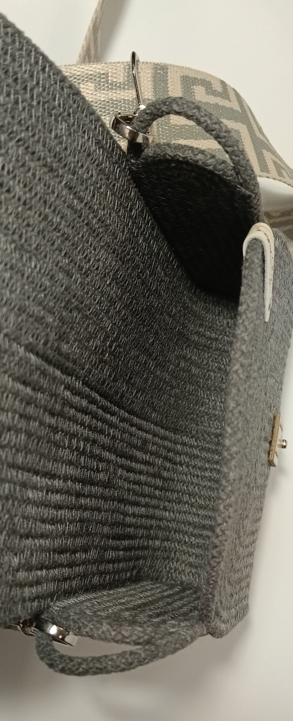 Сумка кросс-боди из шнура