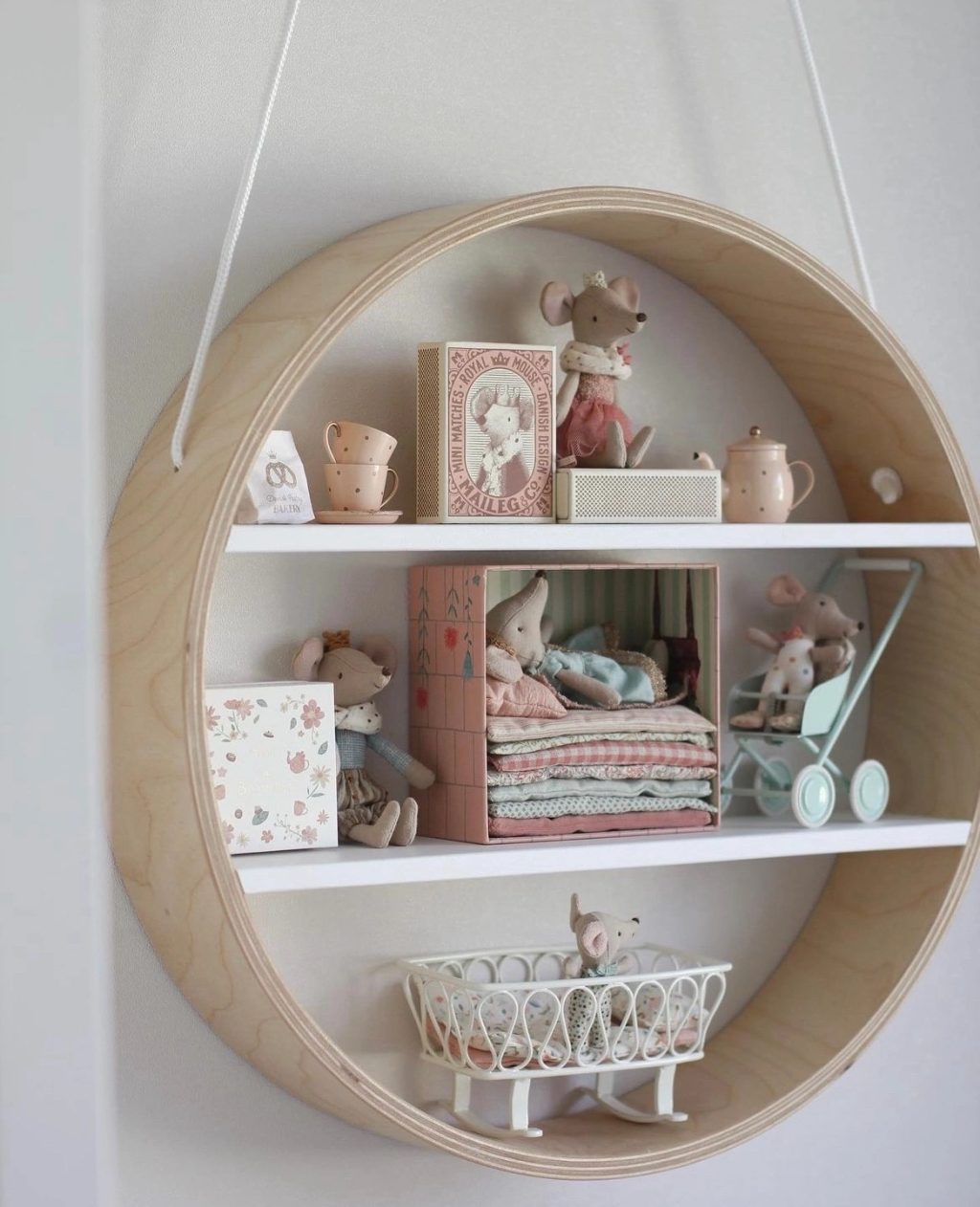 Круглая полка. Покрытие масло+краска