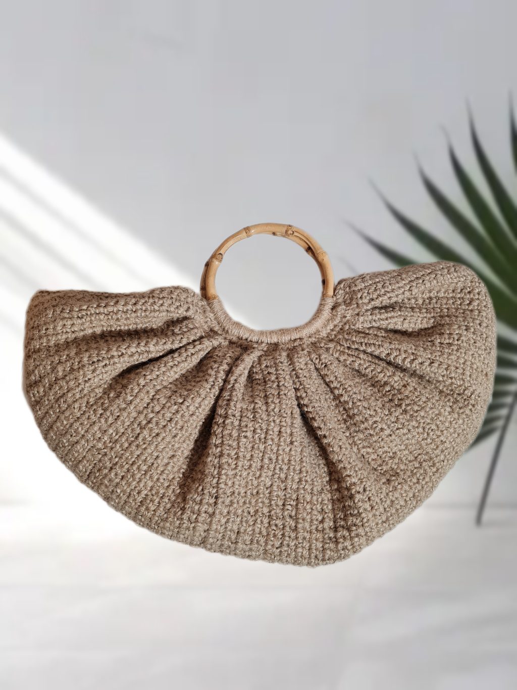 Сумка пляжная вязаная из джута с бамбуковыми ручками /ручная работа