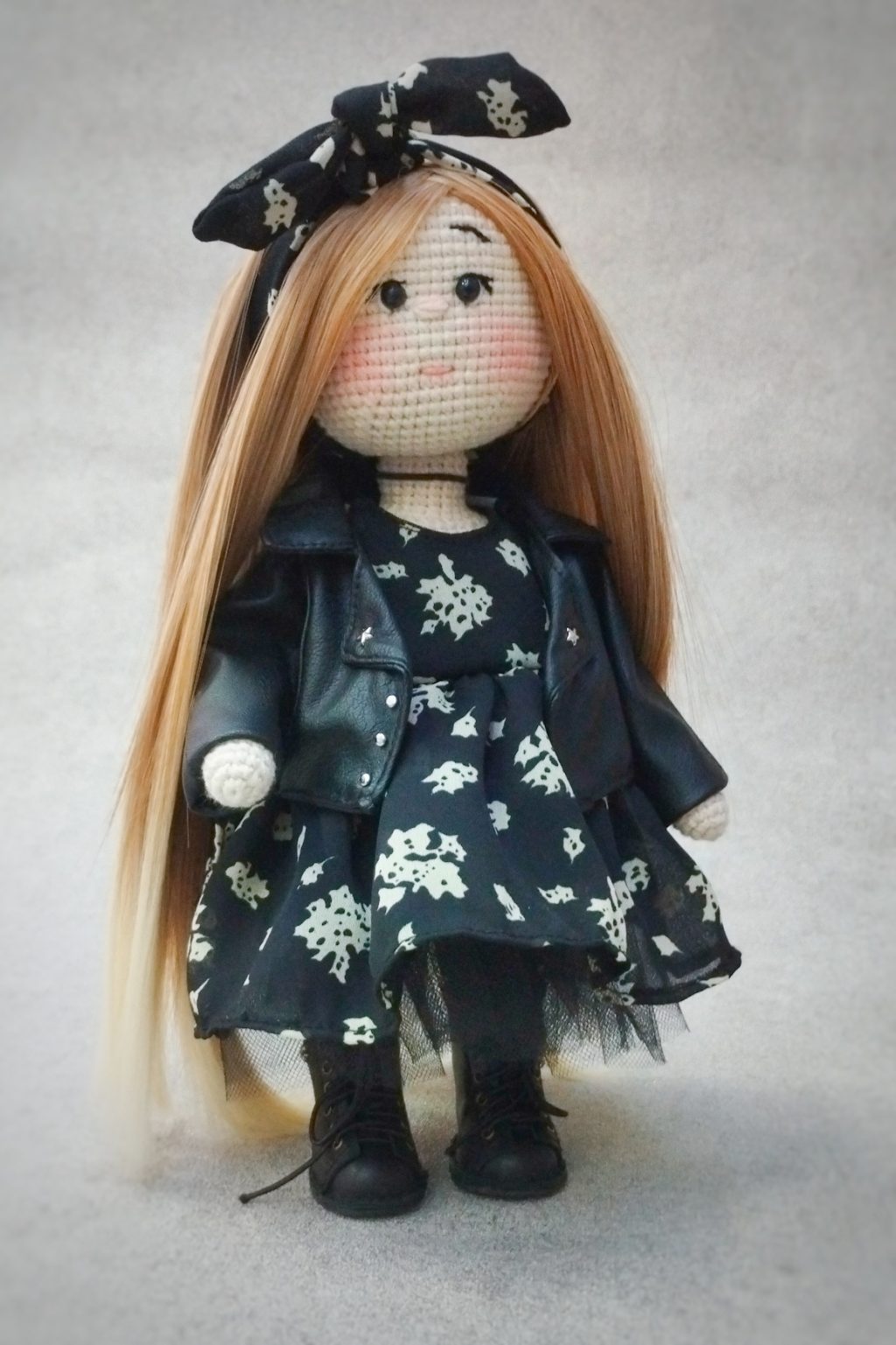 Кукла вязаная Модная Бунтарка