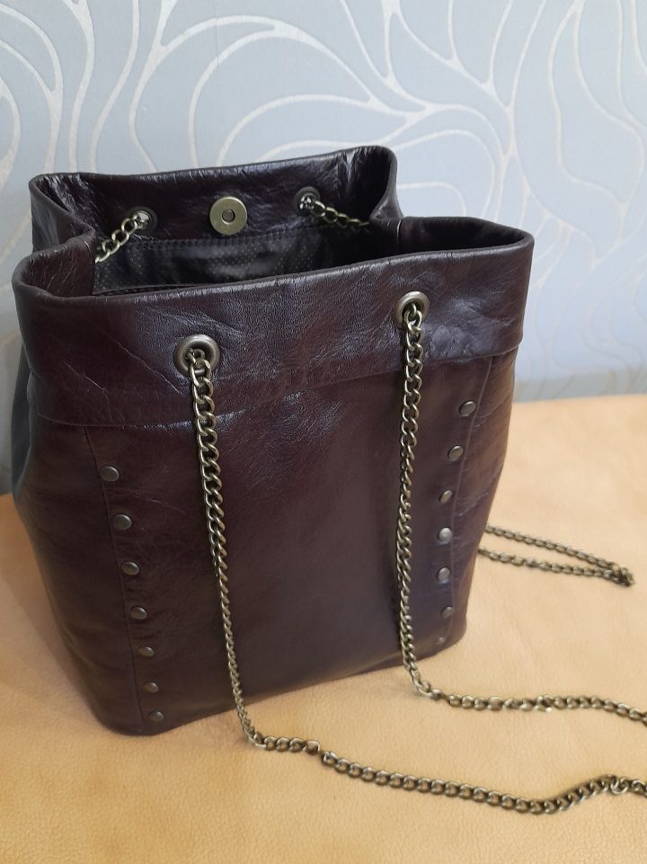 Сумочка мешочек на цепочке