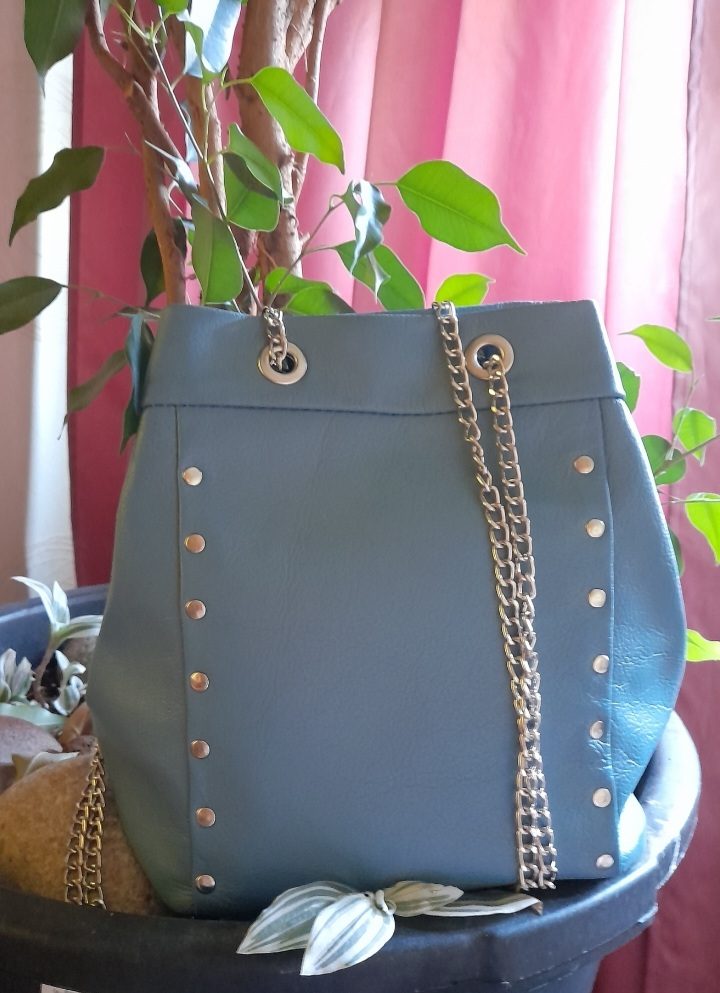 Сумочка мешочек на цепочке