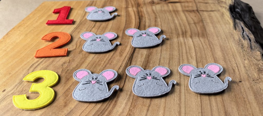 Цифры из фетра на липучке