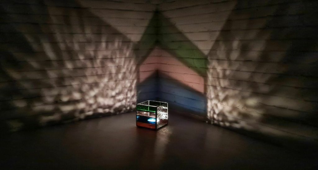 Подсвечник витражный «Яркие полосы»
