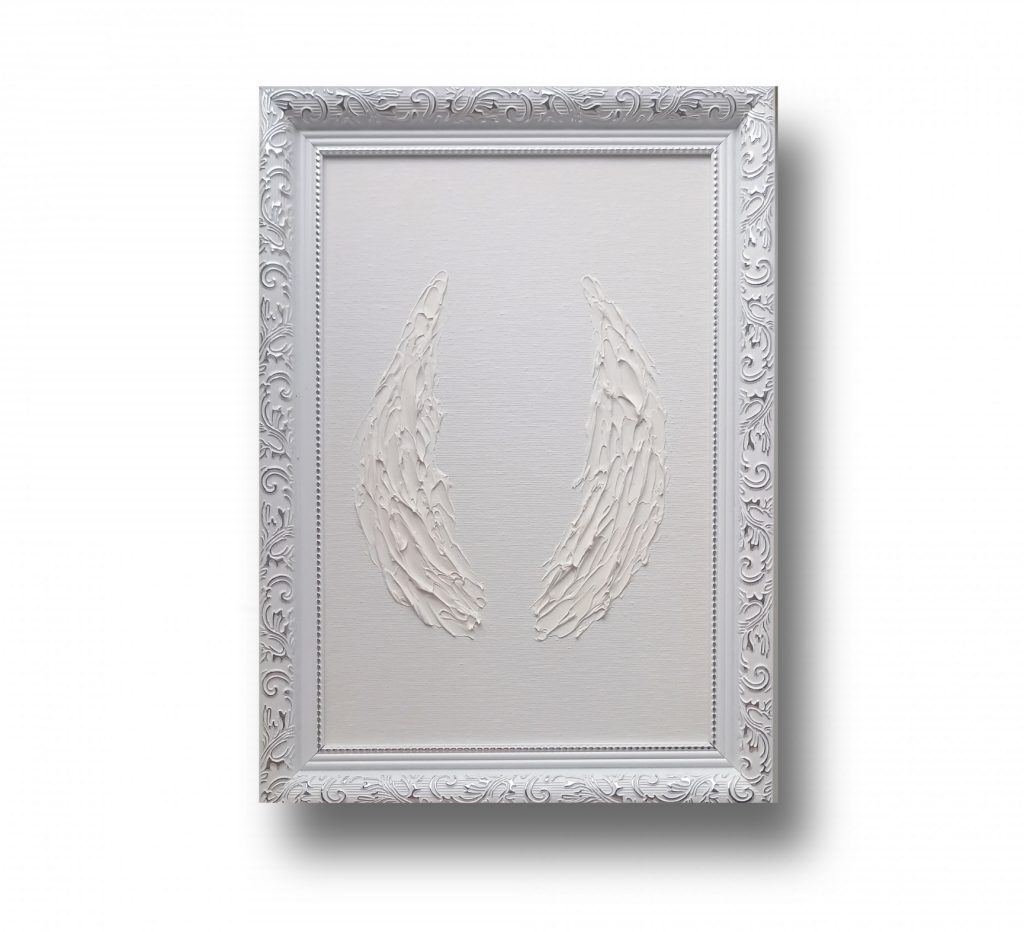 Интерьерная белая картина Крылья ангела в интерьер