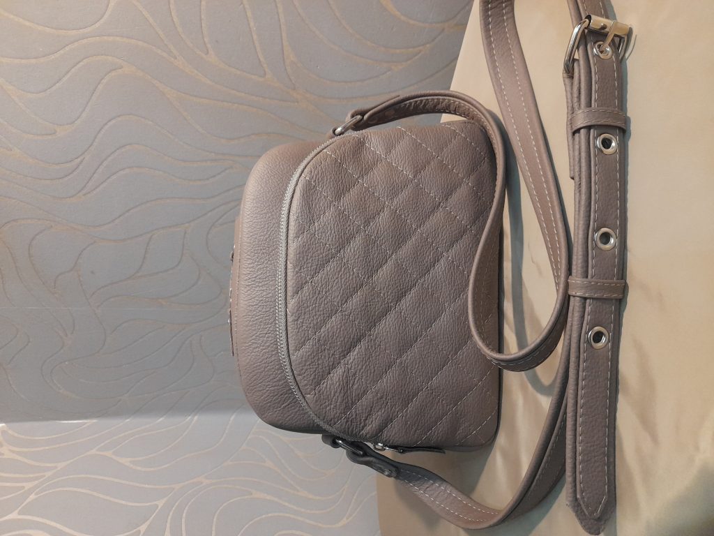 Сумка через плечо с кармашками