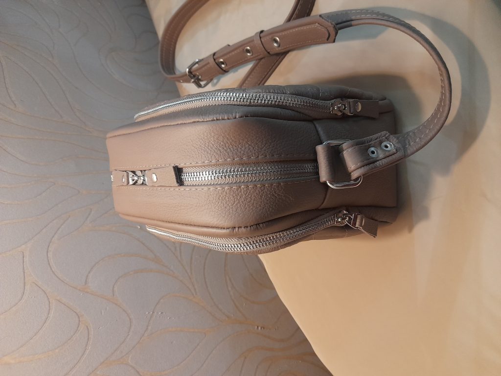 Сумка через плечо с кармашками