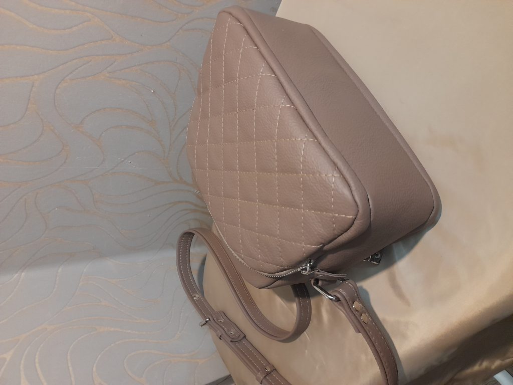 Сумка через плечо с кармашками