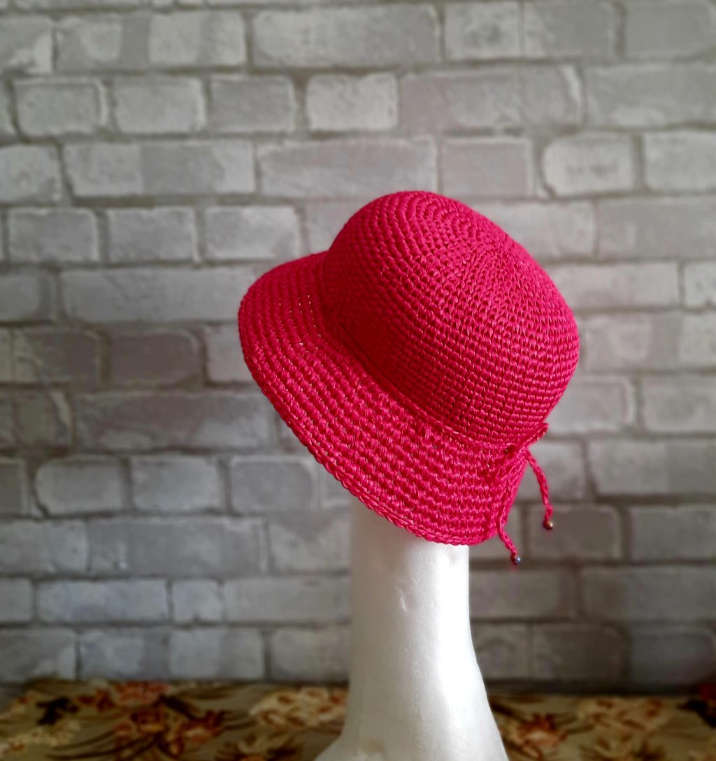 Шляпка панама из рафии