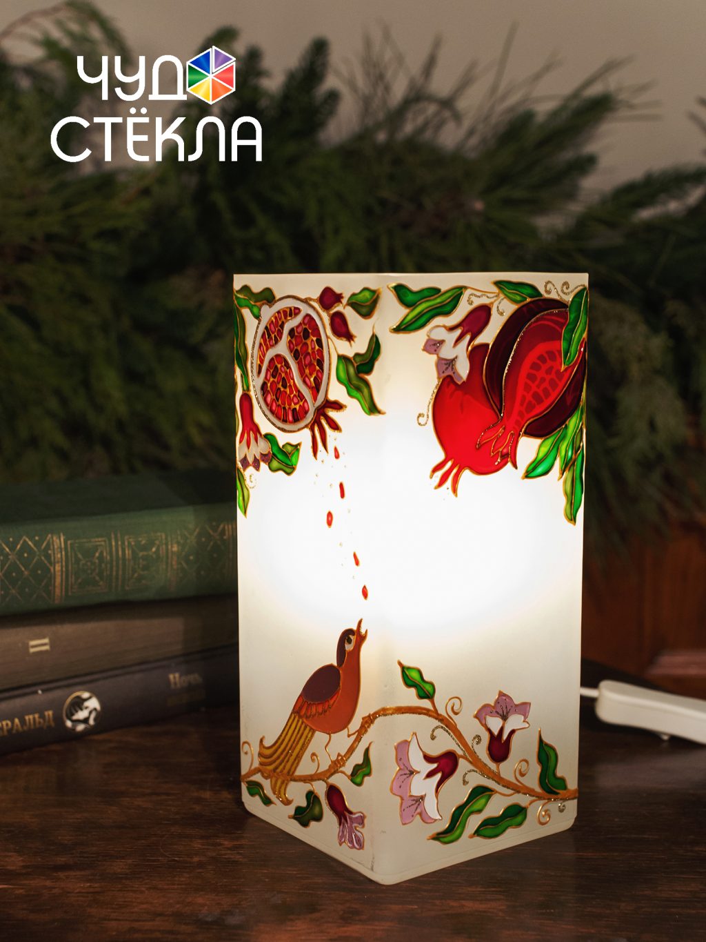 Лампа витражная «Гранаты и птицы»