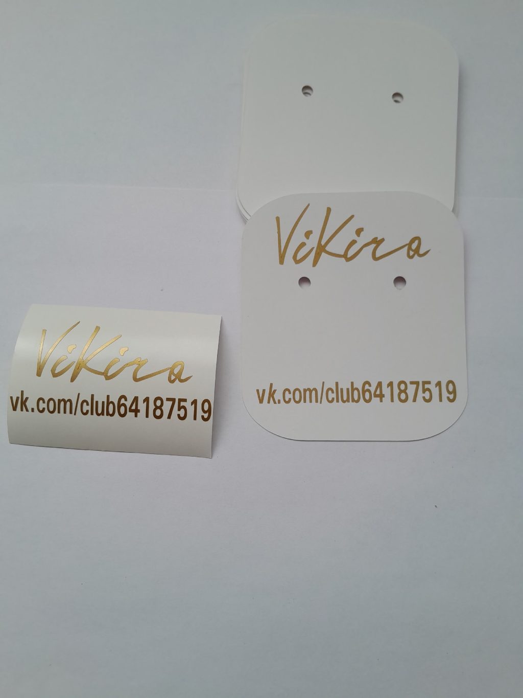 Индивидуальные наклейки на заказ