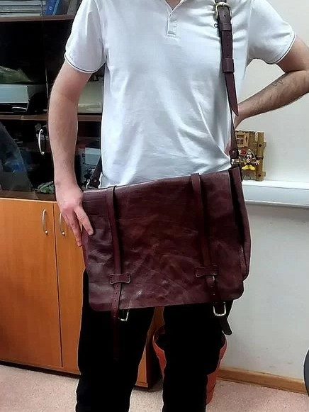 Сумка-мессенджер из «стиранной кожи»