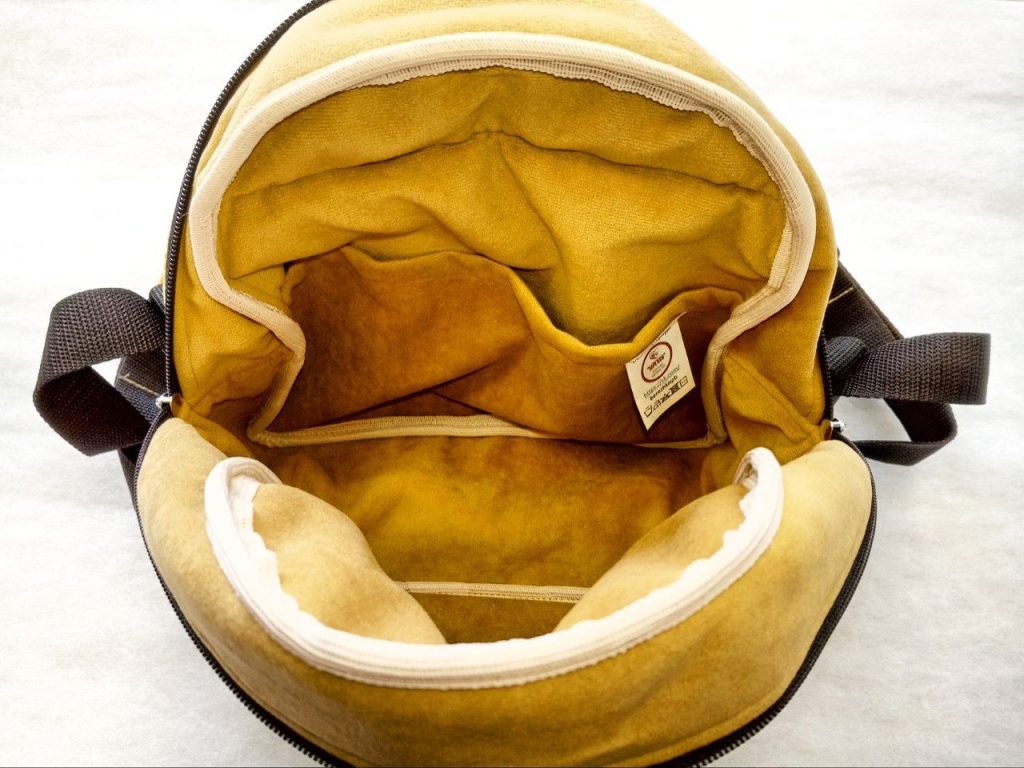 Рюкзак средний с вышивкой «Ежик в наушниках» (желтый)