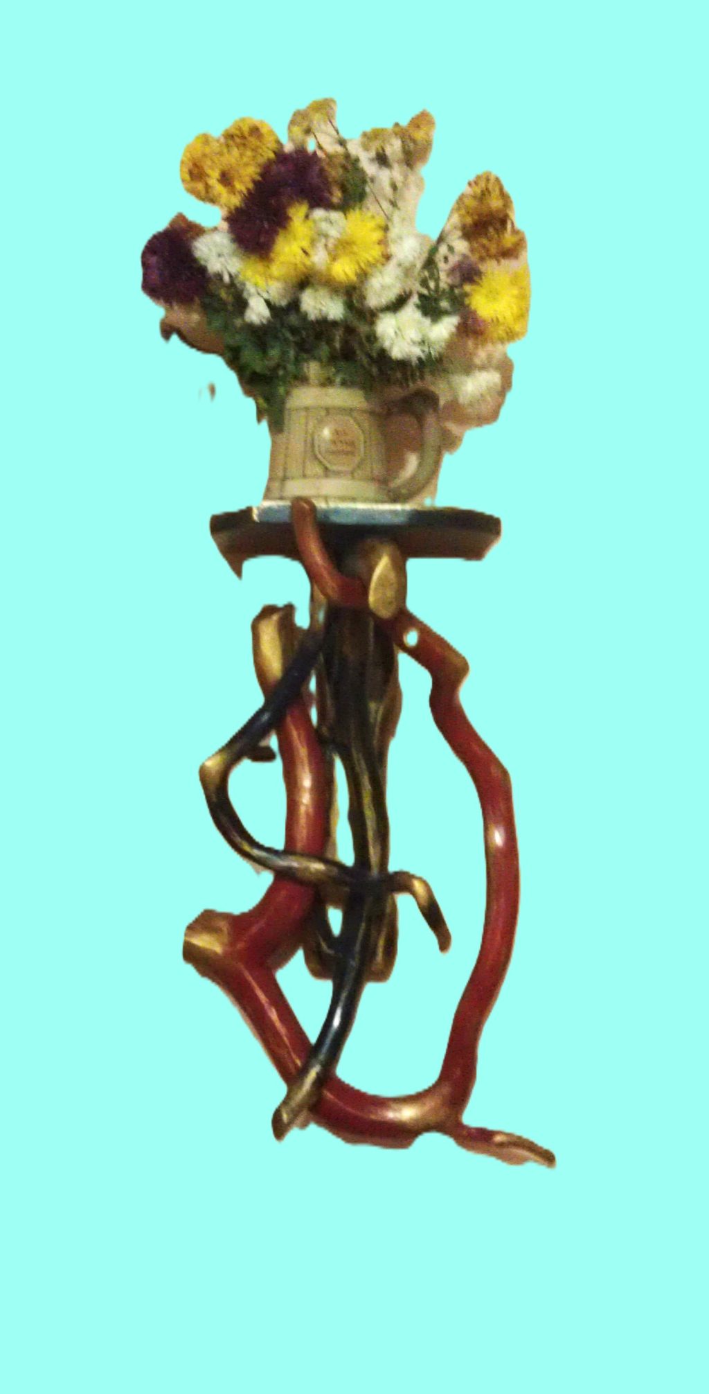 Полка — подставка под цветы настенная