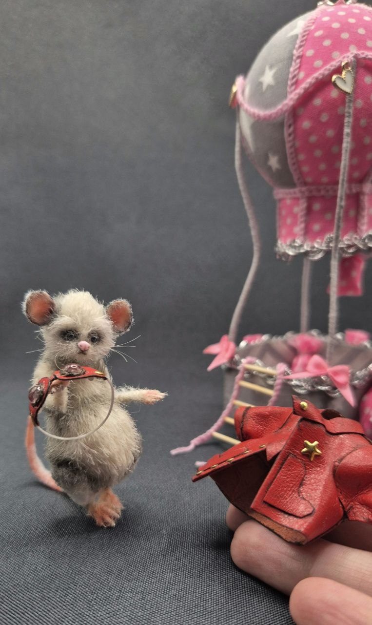 Вязаная мышка-летчица Дусенька Небоедова