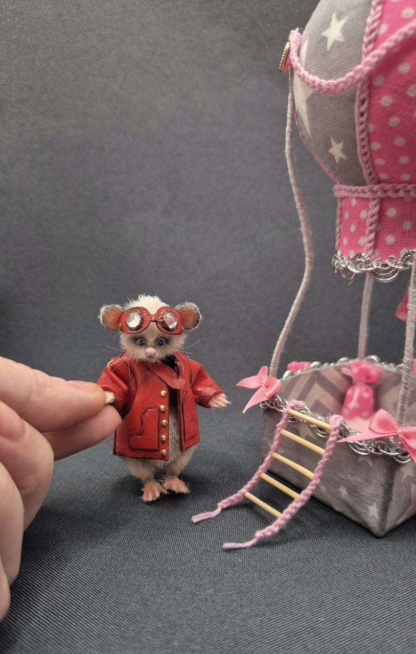 Вязаная мышка-летчица Дусенька Небоедова