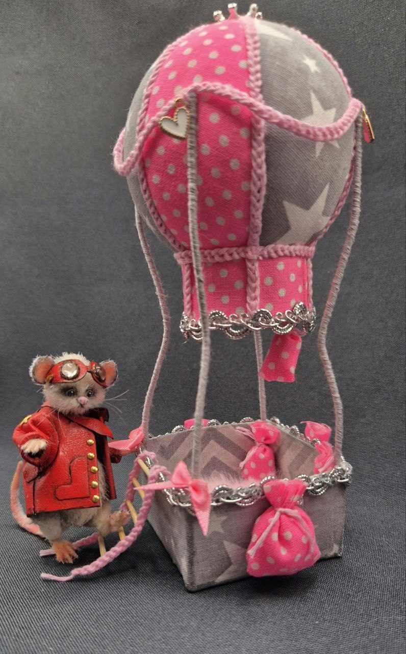 Вязаная мышка-летчица Дусенька Небоедова