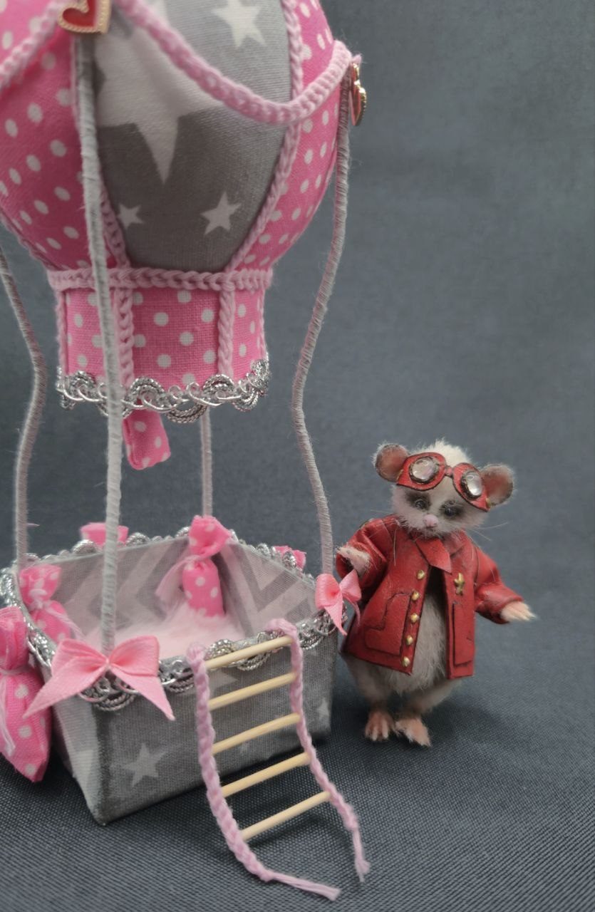 Вязаная мышка-летчица Дусенька Небоедова
