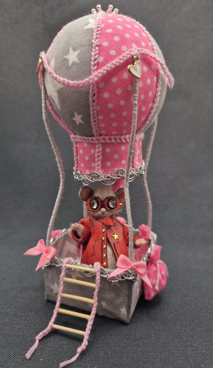 Вязаная мышка-летчица Дусенька Небоедова