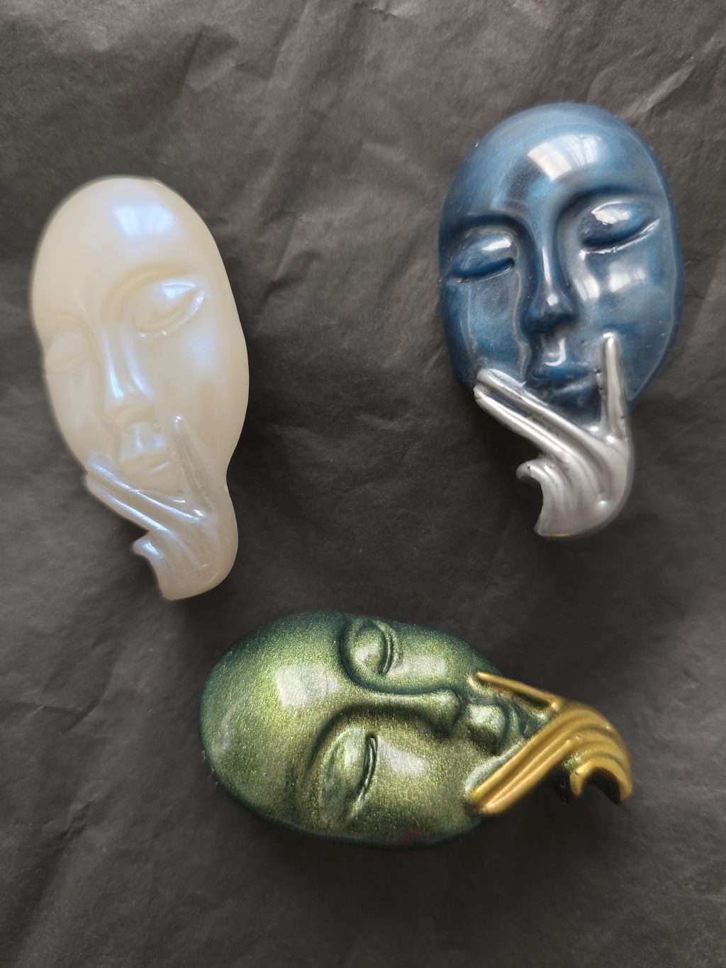 Брошь «Задумчивый ангел»