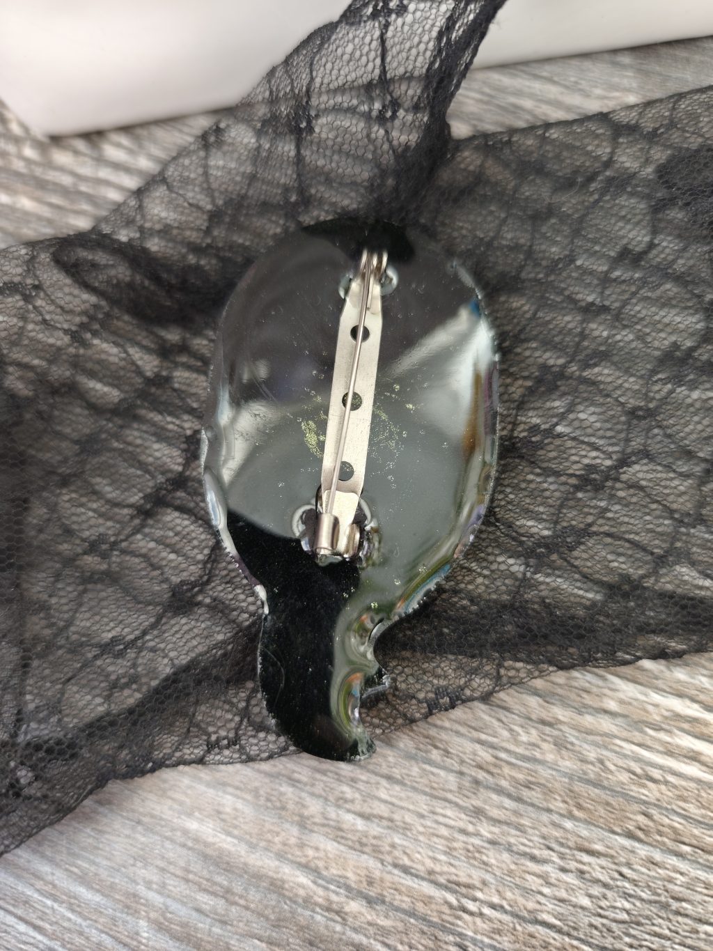 Брошь «Задумчивый ангел»