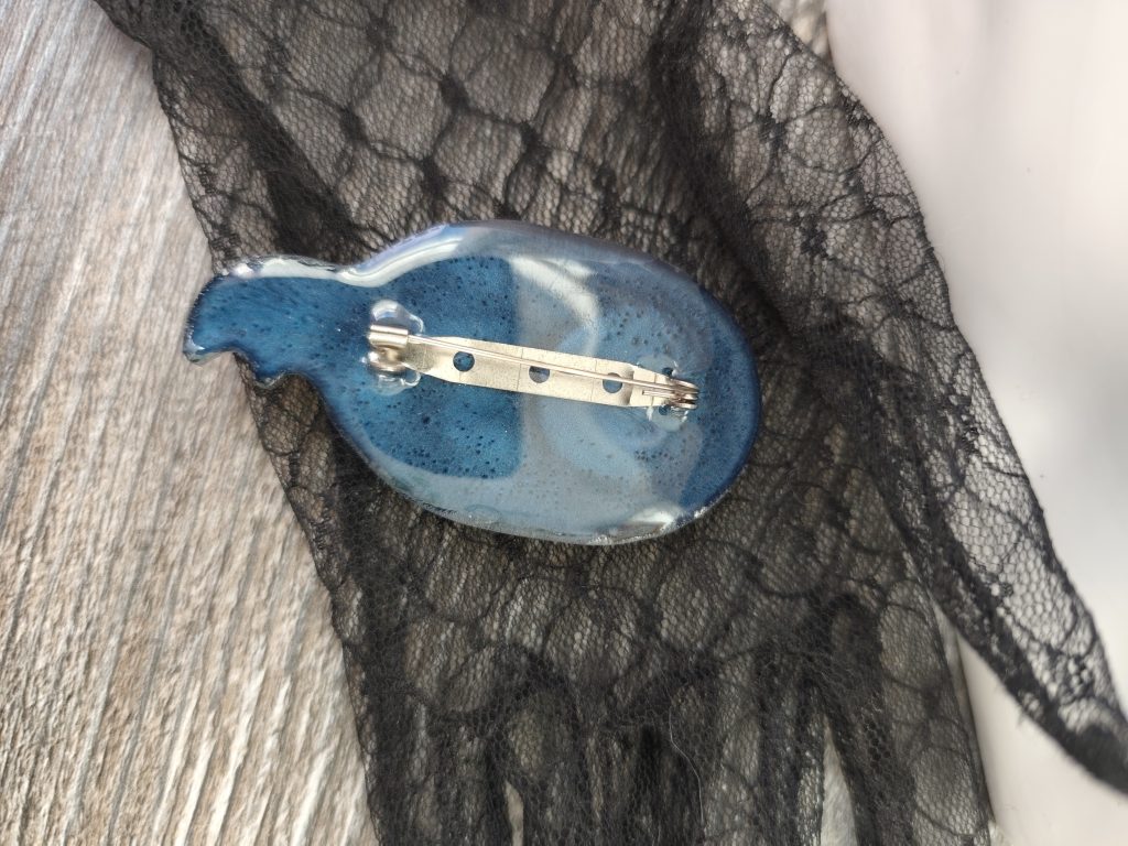 Брошь «Задумчивый ангел»