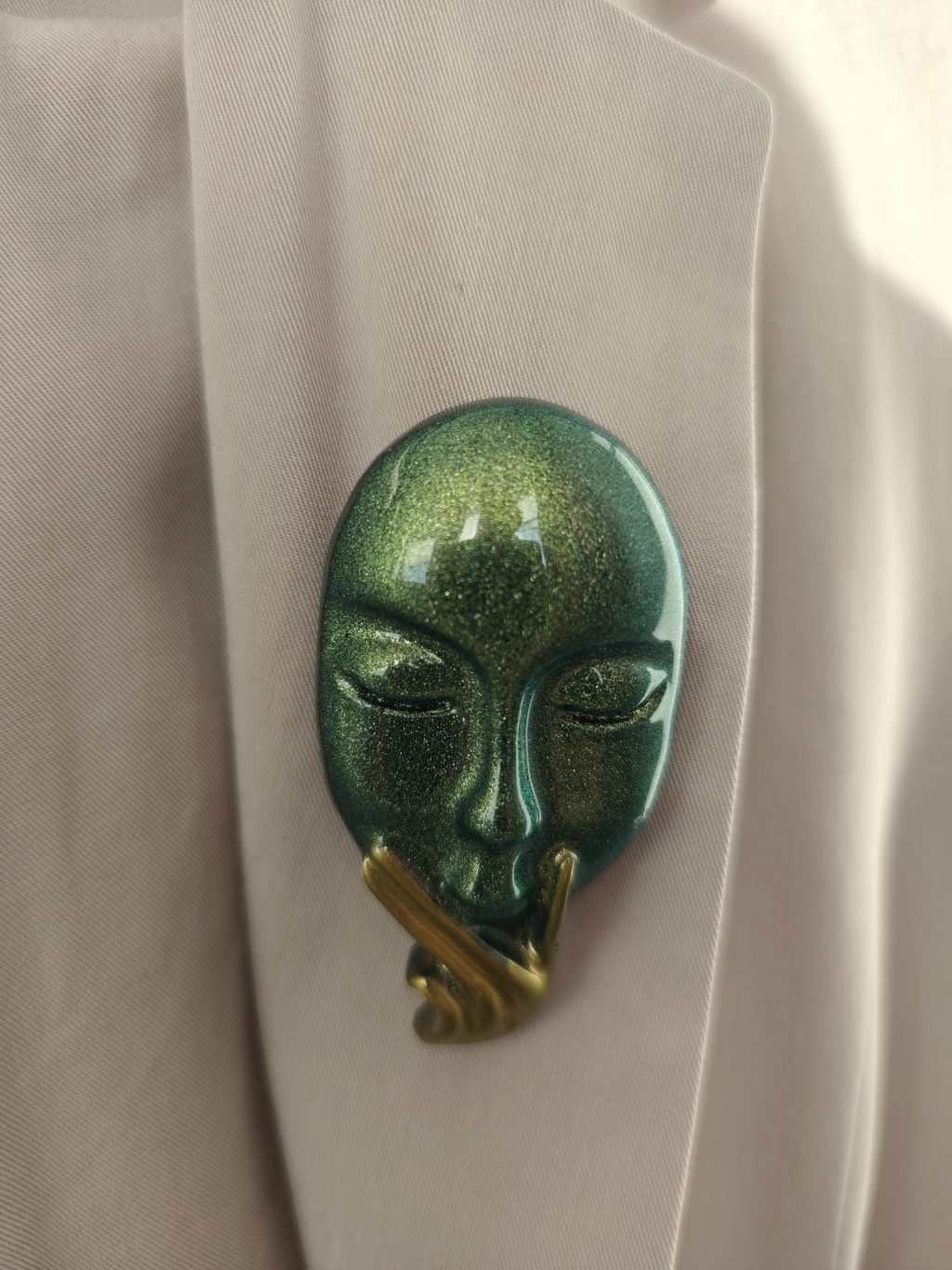 Брошь «Задумчивый ангел»