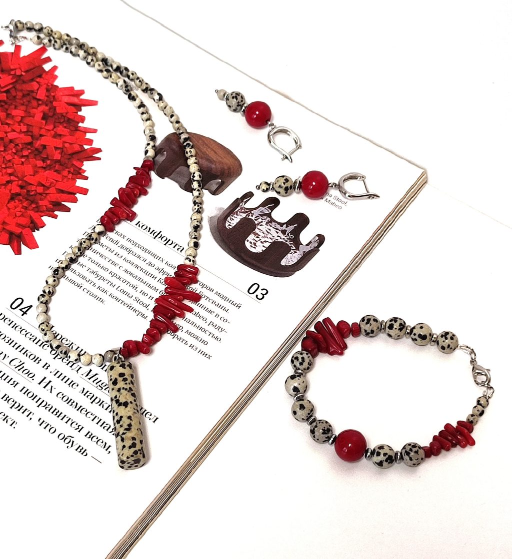 Комплект из коралла и порфирита