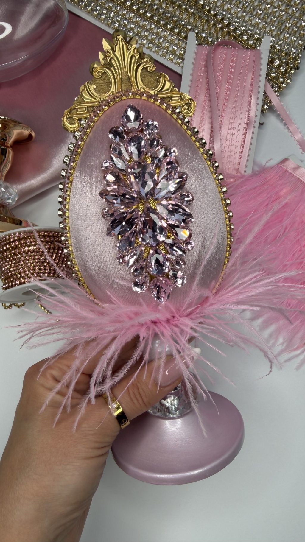 Пасхальное яйцо с зайками