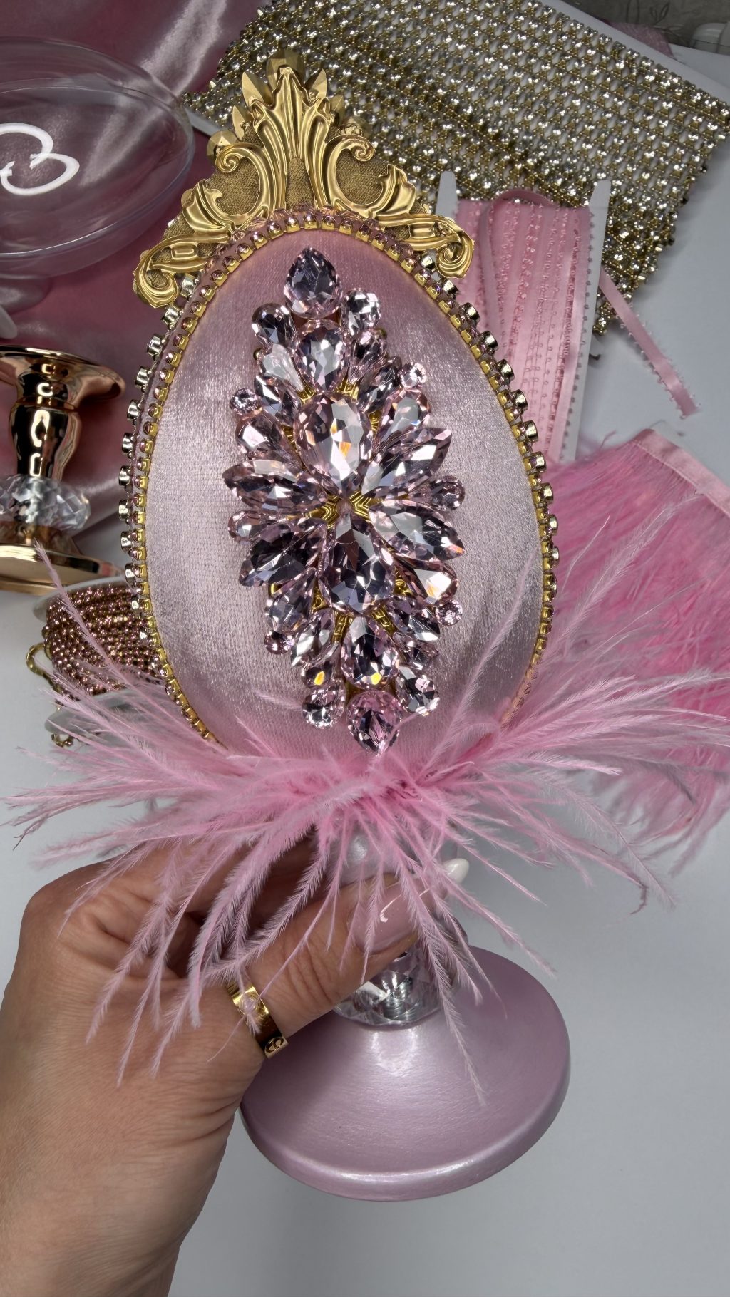 Пасхальное яйцо с зайками