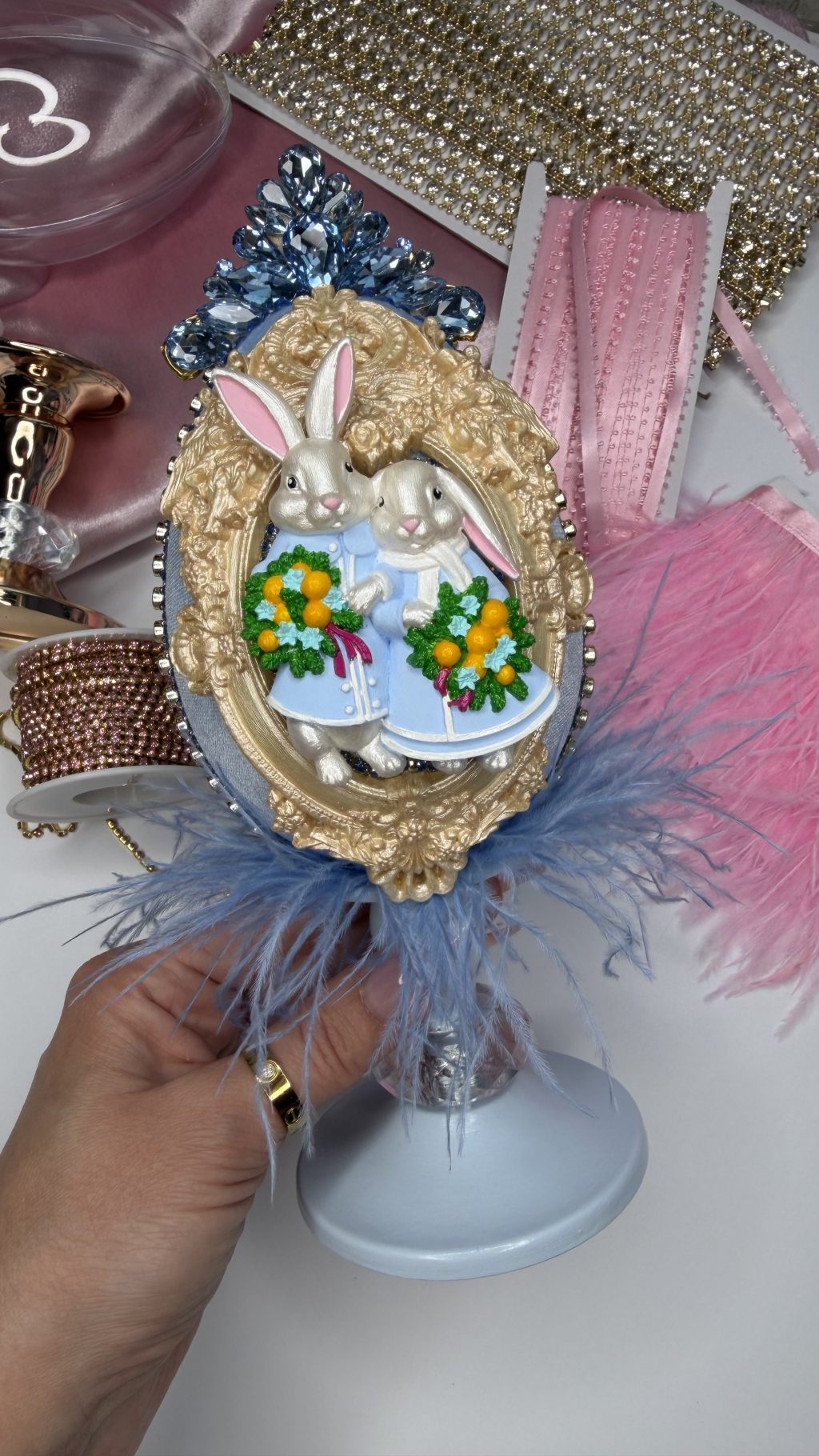 Пасхальное яйцо с зайками