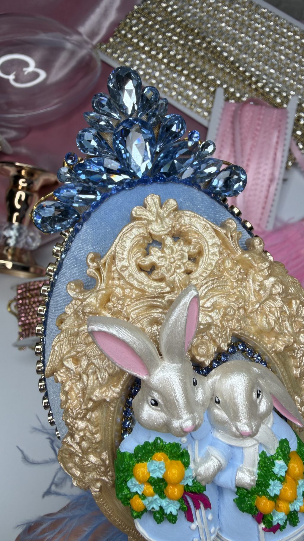 Пасхальное яйцо с зайками