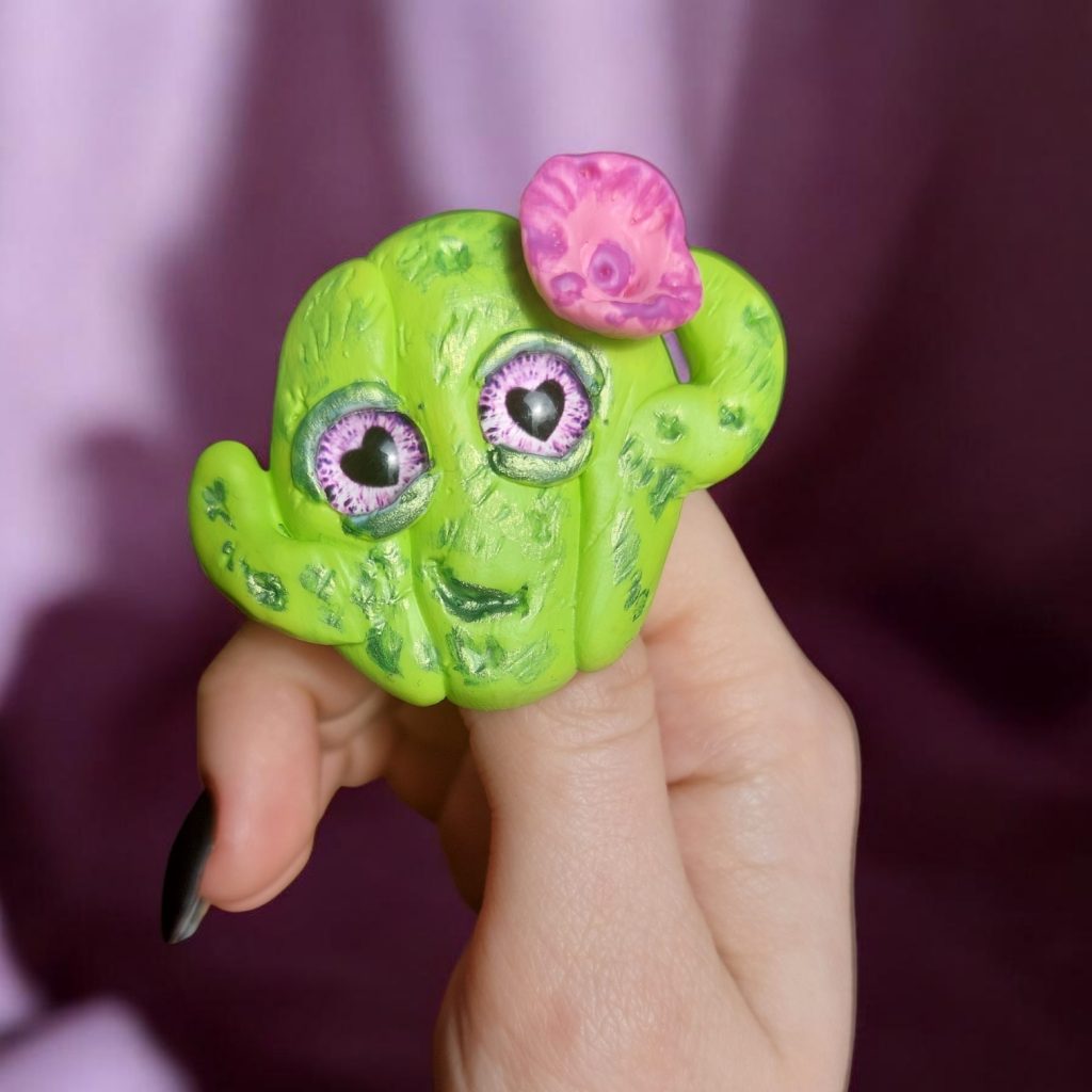 Брошь кактус с глазками