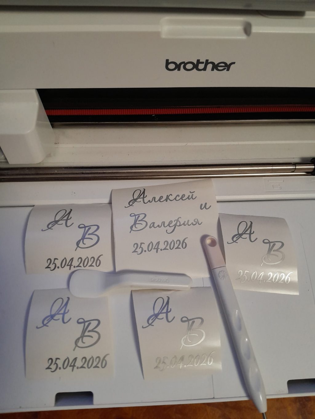 Индивидуальные наклейки на заказ