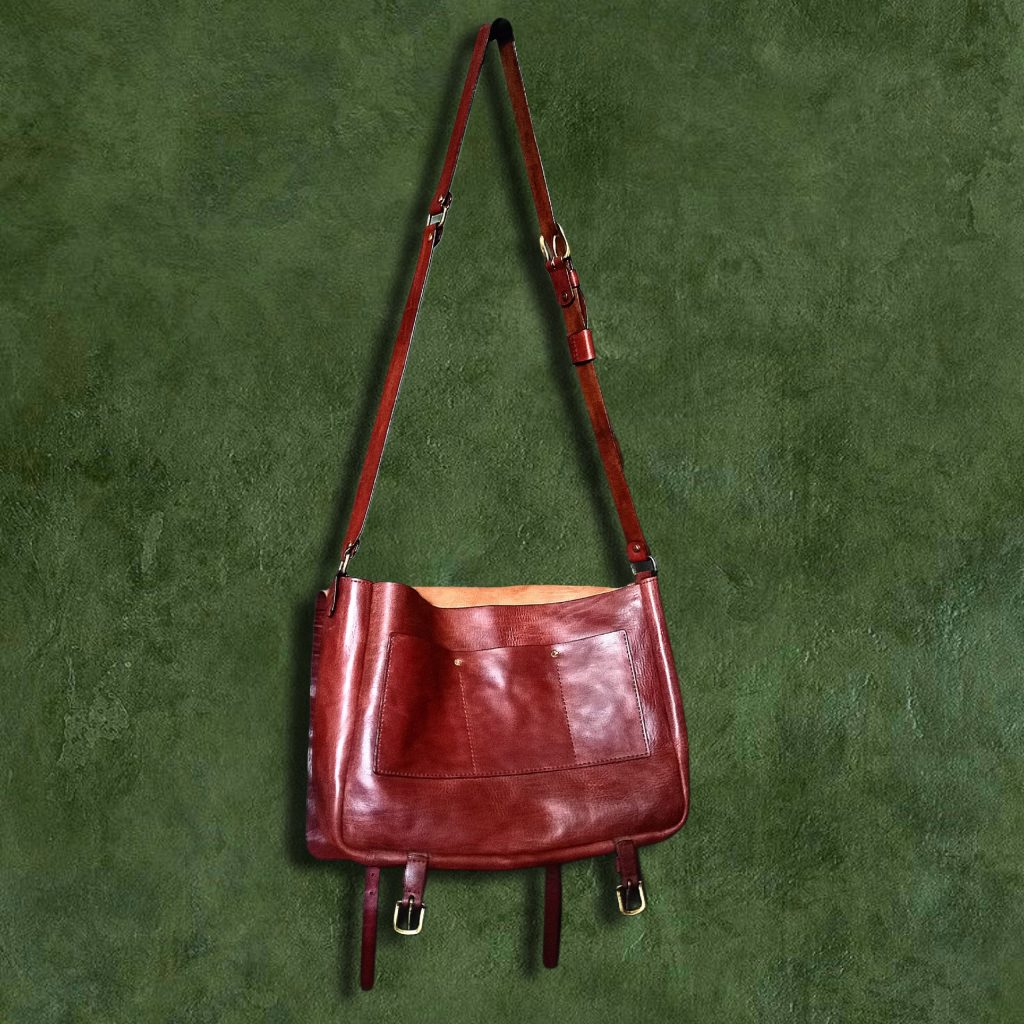 Сумка-мессенджер из «стиранной кожи»