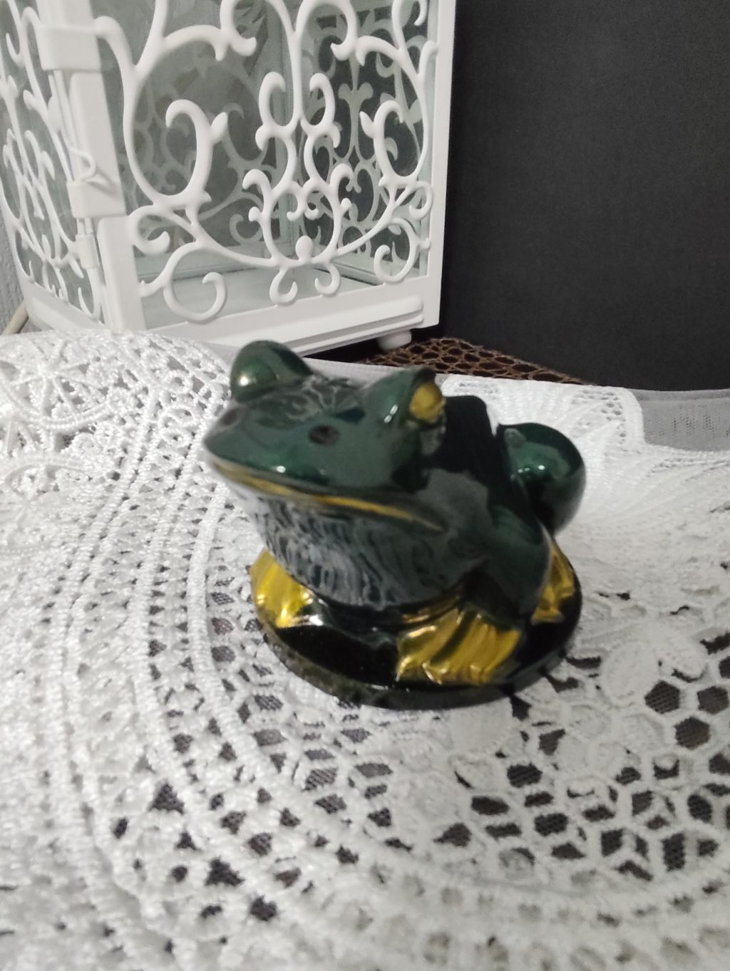 Фигурка лягушки сидячая